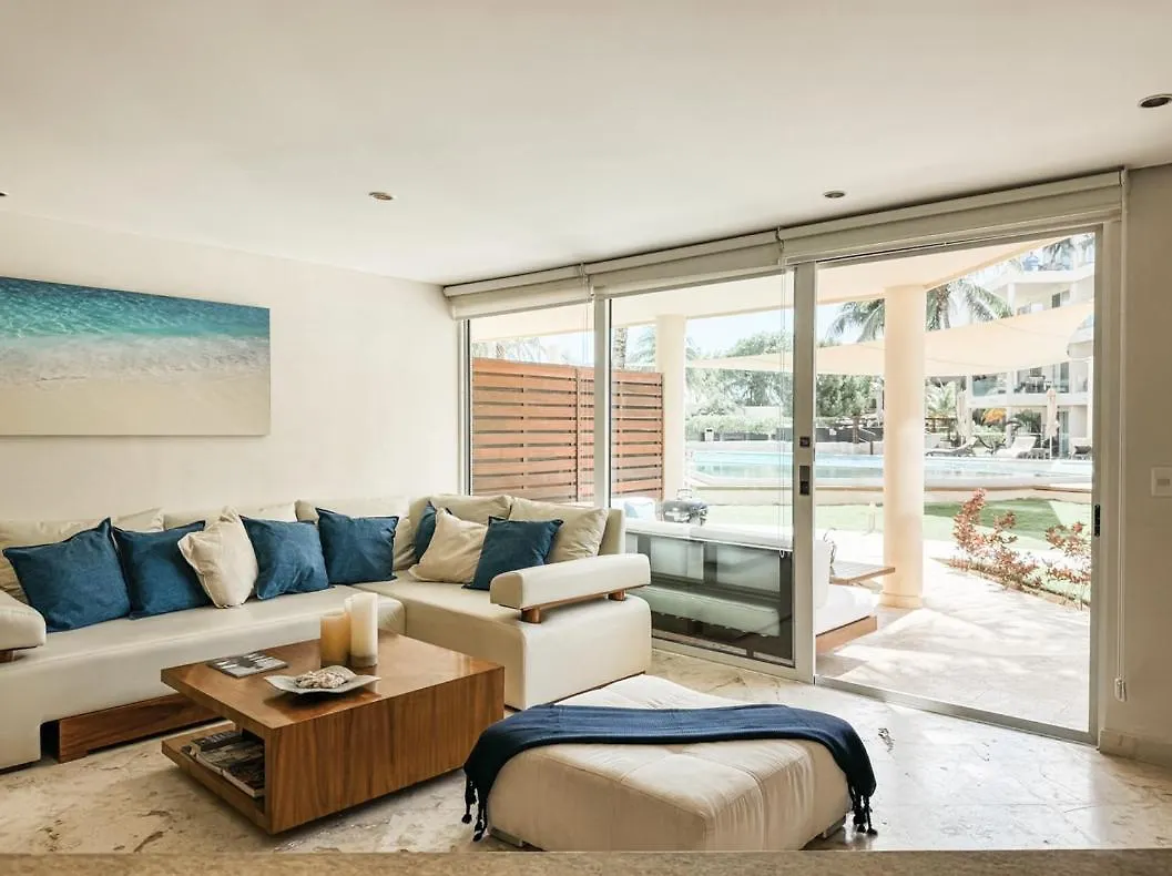 The Elements 2 Bedrooms Beachfront Condo Playa del Carmen 0*,  Mexico