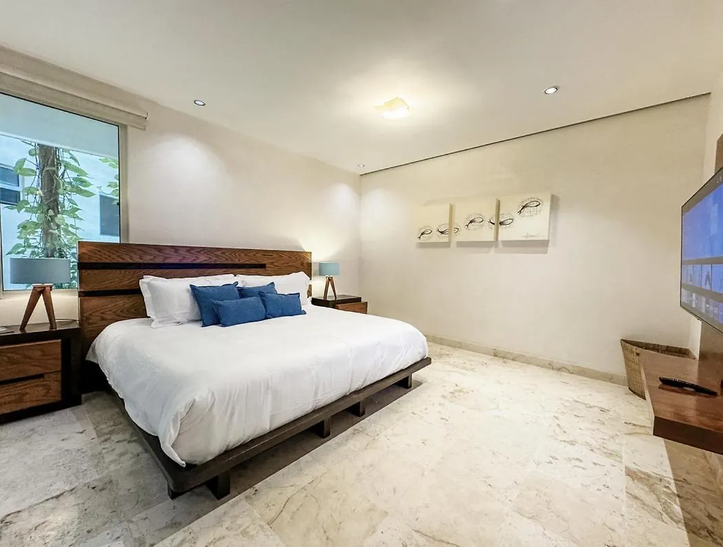 The Elements 2 Bedrooms Beachfront Condo Playa del Carmen 0*,  Mexico